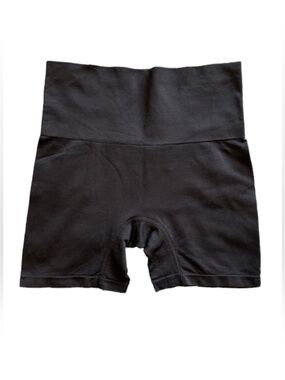 ShapeWear Black Activewear Everyday Basics Minimalism Shorts Size S/M